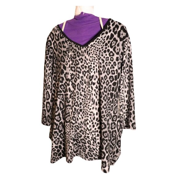 🎉4 FOR 💲10 WOMENS GREY ANIMAL PRINT LARGE SHIRT - Picture 1 of 4